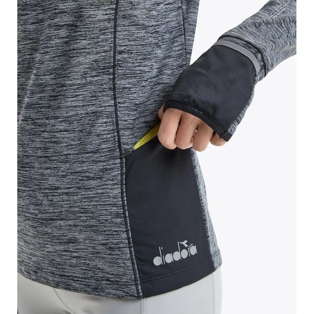 Grå og sort Diadora jakke med hvid logo, outlet mærkevarer, spar 30-70%