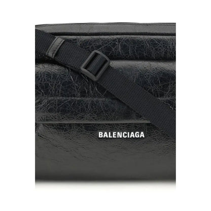 Balenciaga black lamb ovis aries skulder taske med blankt revnet læder og sort webbingrem