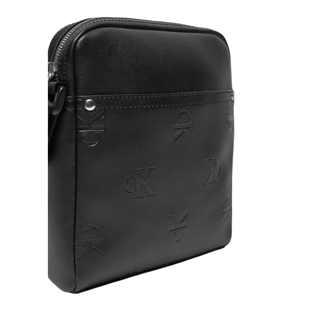Calvin Klein Jeans sort svart læder crossbody taske med CK-logoer