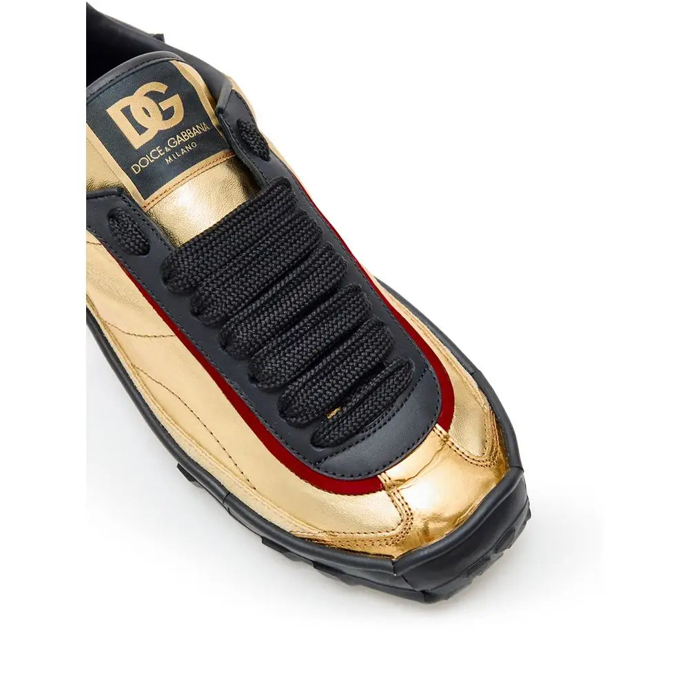 Gabbana gold leather low top sneaker med rød syning