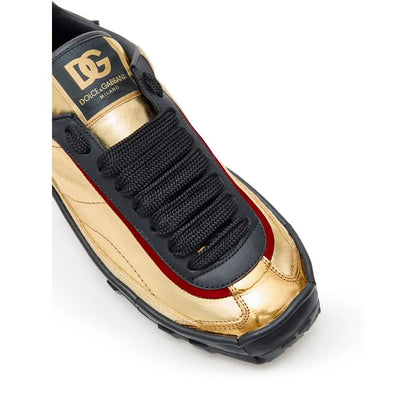 Gabbana gold leather low top sneaker med rød syning