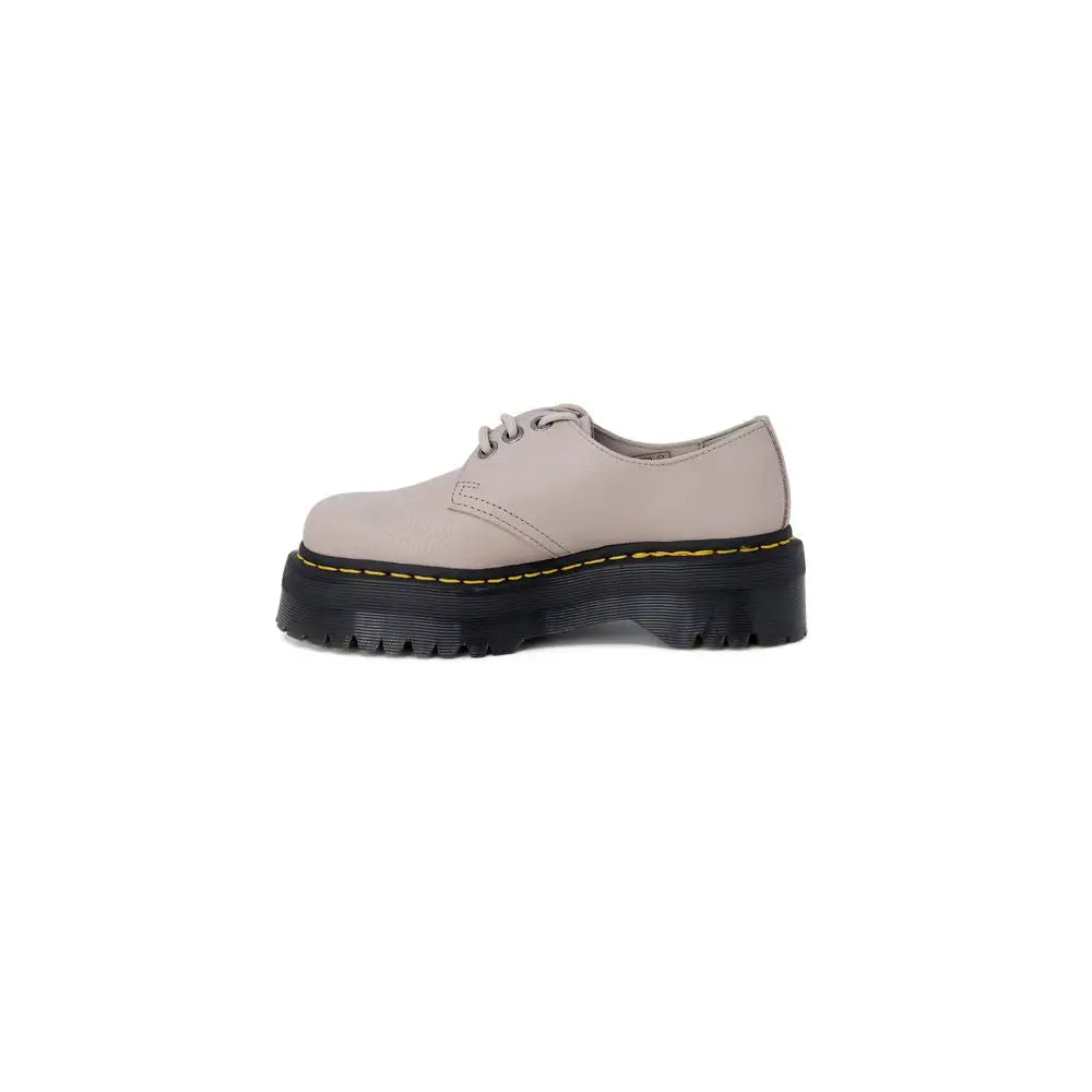 Dr. Martens lilla læder sneakers med beige platform og gul syning