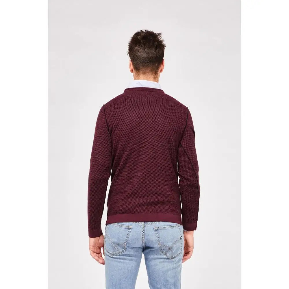 Gas Bordeaux ull sweatshirt med maroon tekstureret strik og subtile mønstre