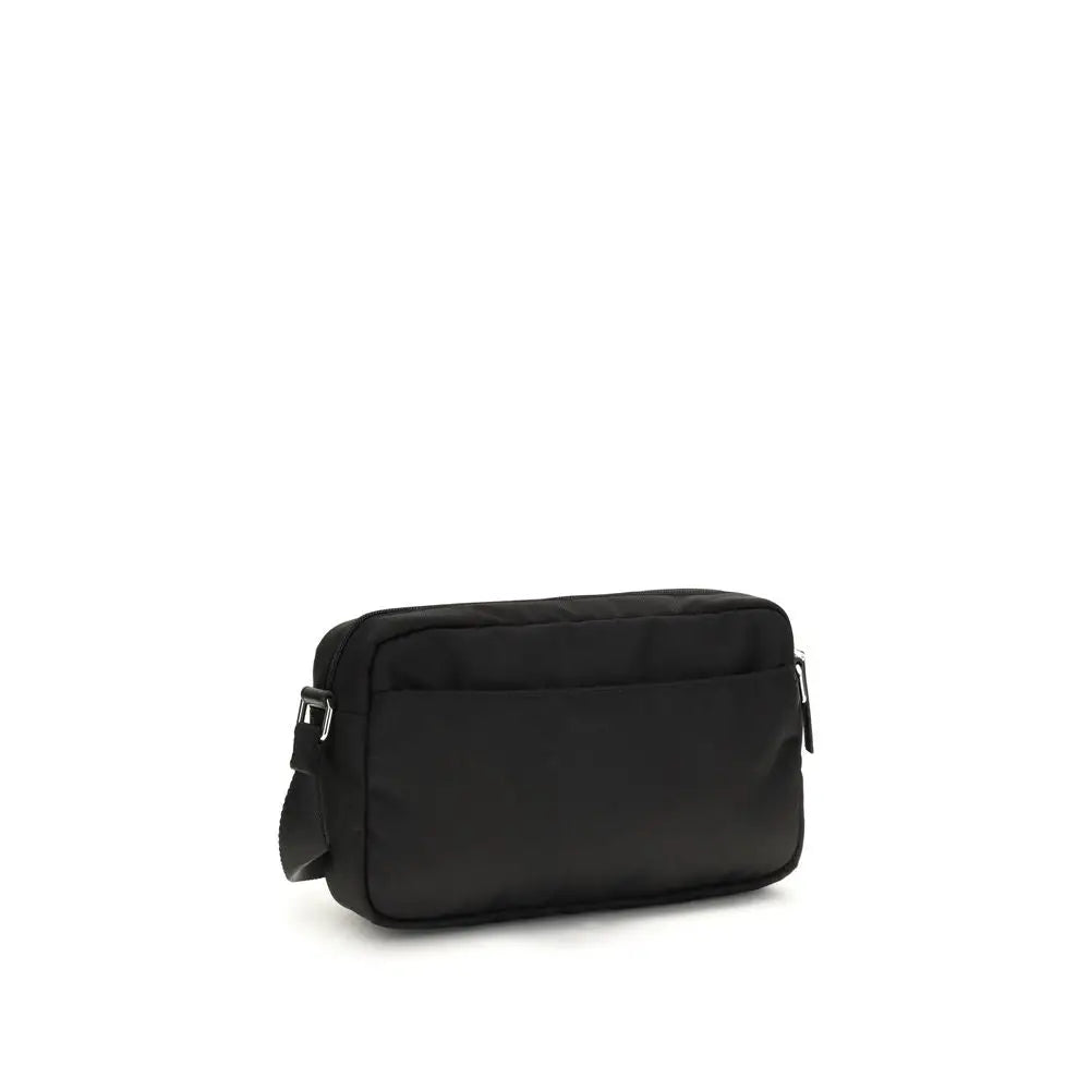 Givenchy sort sort black polyamide skulder taske med minimalistisk design og sølv hardware
