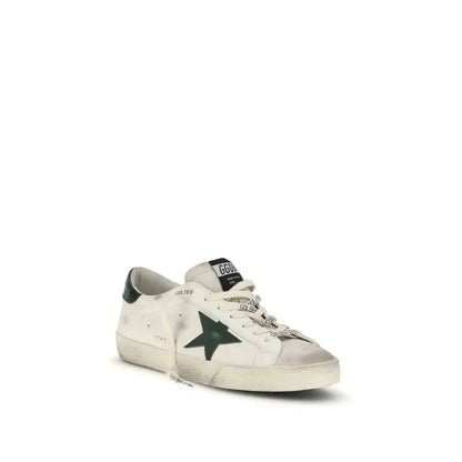 Hvid læder Golden Goose Bos Taurus low top sneakers med distressed finish og sort stjerne-logo