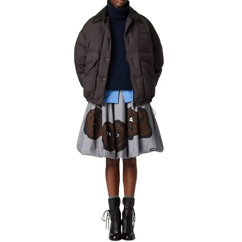 Grå plissérerede nederdel med Miu Miu blå cashmere og brune bjørneansigter