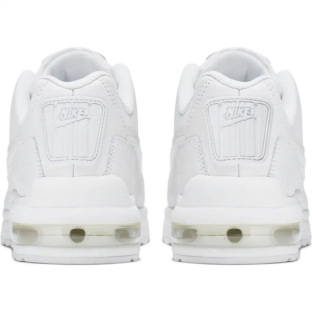Hvide Nike Air Max Ltd sneakers med minimalistisk design og gennemsigtig air-polstring