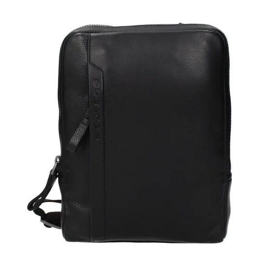 Piquadro sorte læder crossbody taske med tekstureret stribe og logo, 100% originale brands