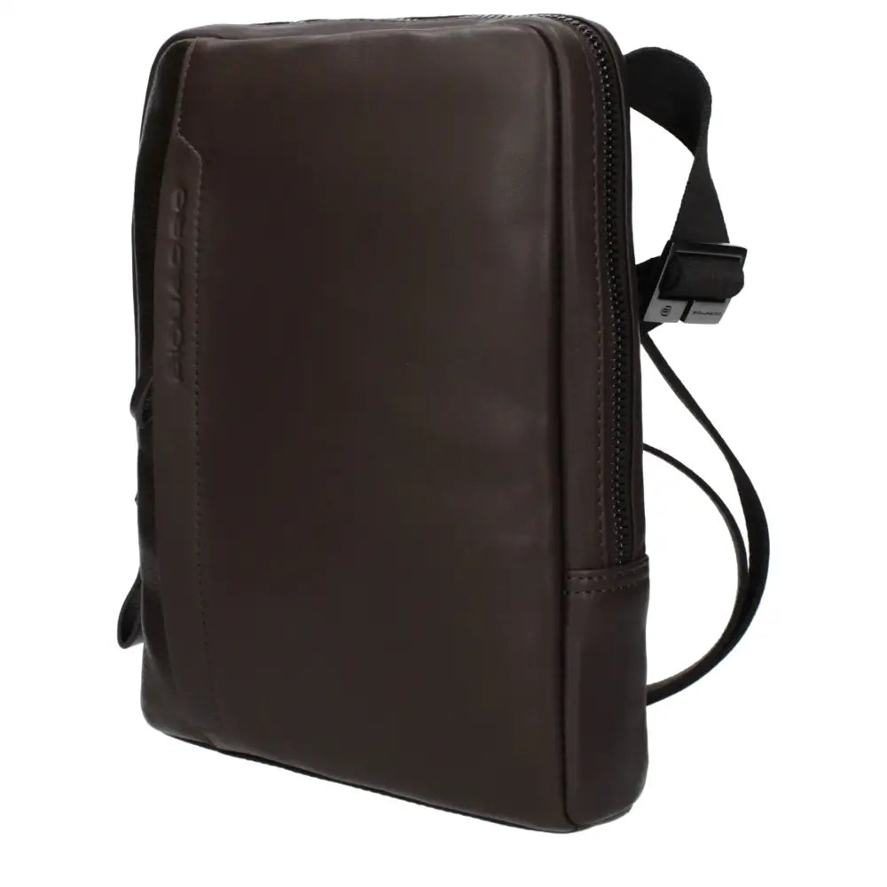 Piquadro brun læder crossbody taske, outlet mærkevarer, spar 30-70%