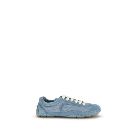 Prada blue lamb ovis aries sneaker i lyseblåt suede med hvide snører