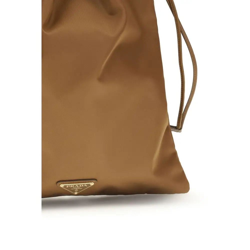 Tan Prada brown recycled polyamide shoulder bag med guld-logo