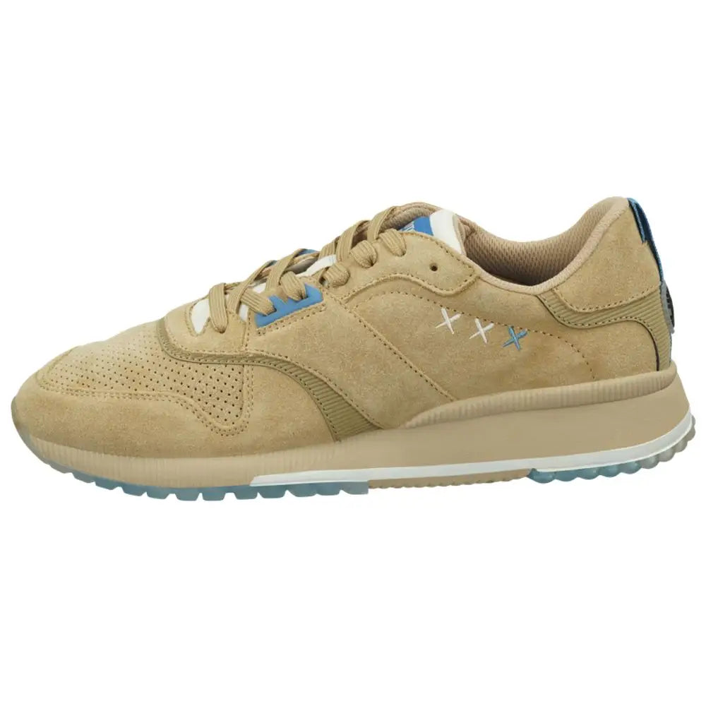 Tan suede sneakers med lyseblå accenter og broderede x’er på siden i Scotch & Soda beige leather low top design
