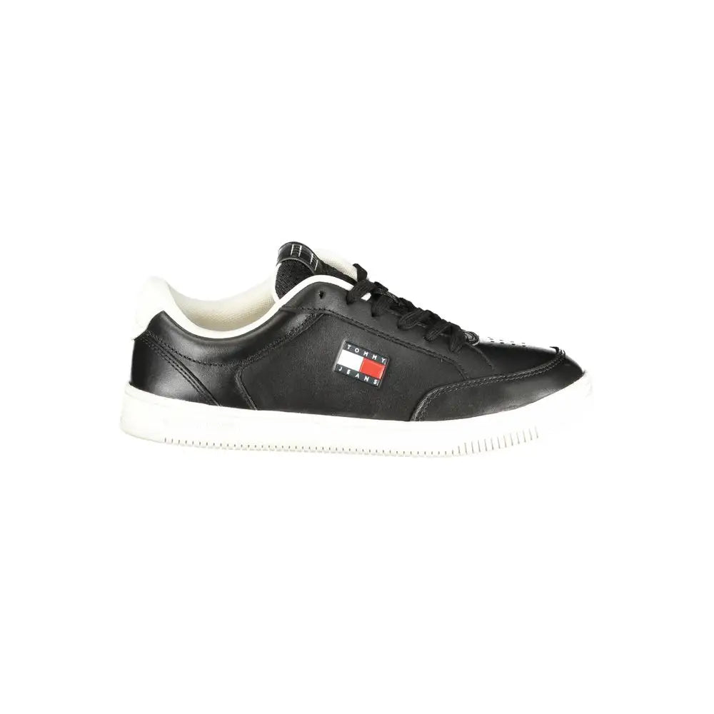 Tommy Hilfiger black polyurethane sneaker med flag-logo