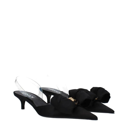 Versace black satin flat sandals med transparent stropper, sløjfe og guld hardware